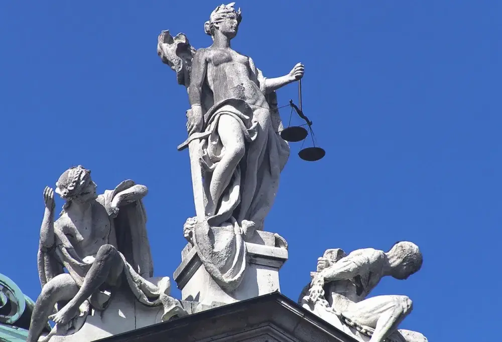 Temida - bogini sprawiedliwości. Dlaczego jej wizerunek nas myli?