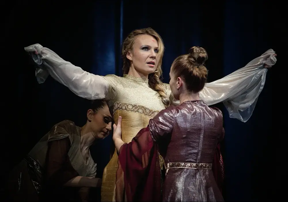 Anna Guzik w teatrze - role, nagrody i droga sceniczna
