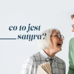 Dwie kobiety śmieją się, trzymając książki. Tekst "co to jest satyra?" sugeruje rozmowę o różnych rodzaje komizmu.