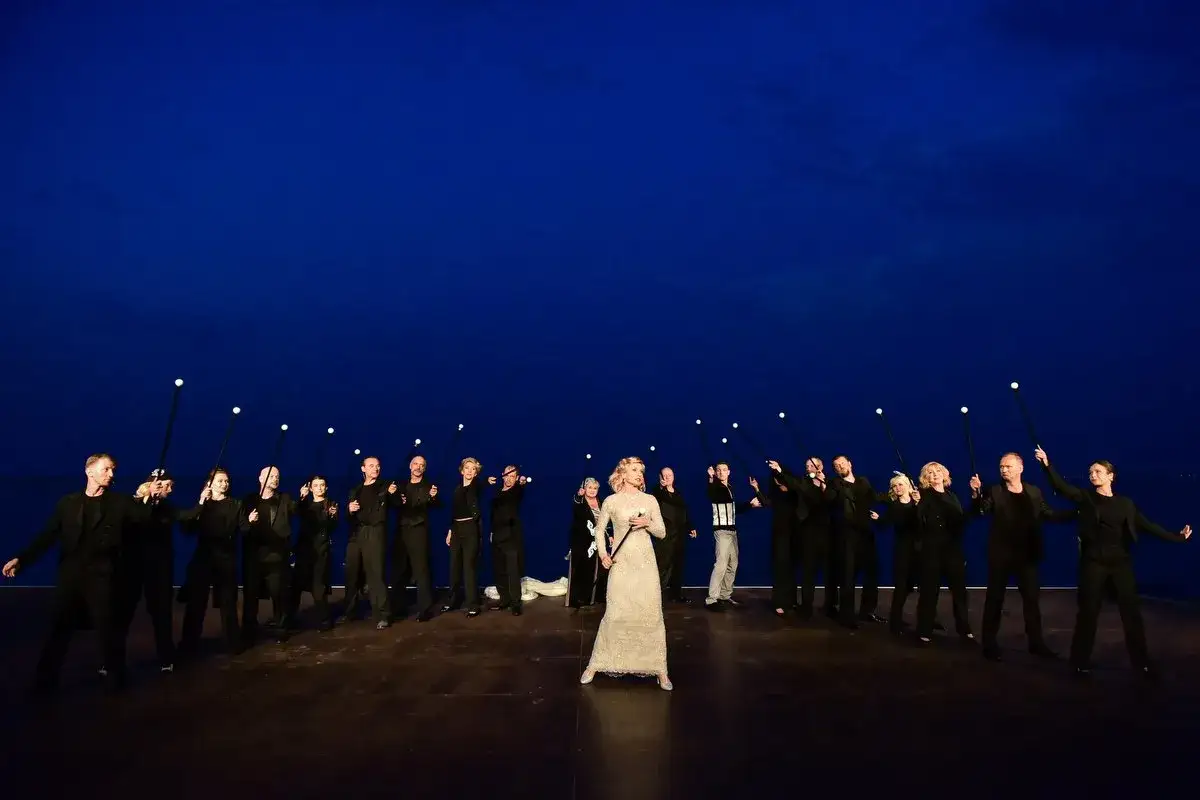 Zdjęcie Teatr na plaży Gdynia - spektakle, które musisz zobaczyć latem