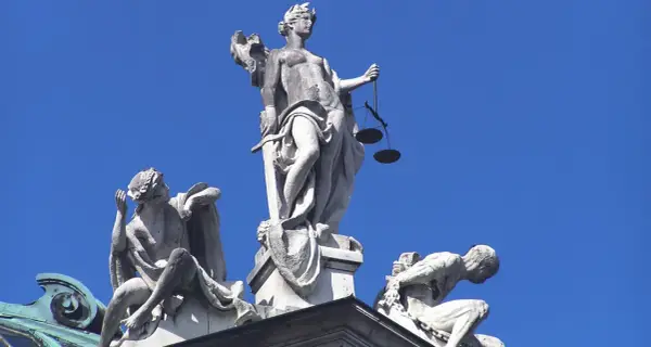 Temida - bogini sprawiedliwości. Dlaczego jej wizerunek nas myli?