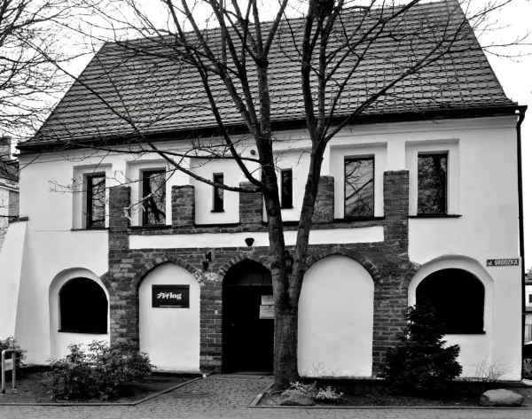 Repertuar Teatru Dialog w Koszalinie: Spektakle i Wydarzenia